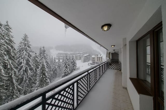 Colors of Nature in Stylish Flat in Pamporovo