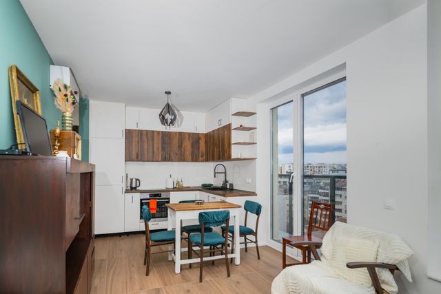 Charming 1BR with Balcony and View