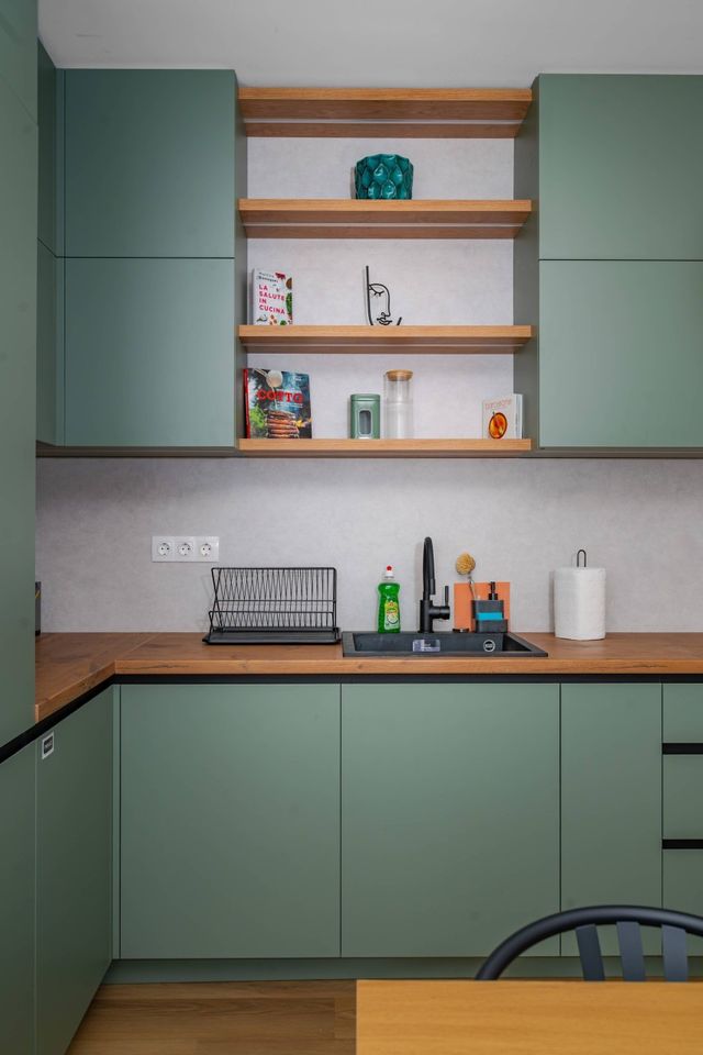 Spacious 2BR Apartment - Modern Design