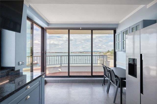 3BD Beach Paradise with a Stunning View + Parking