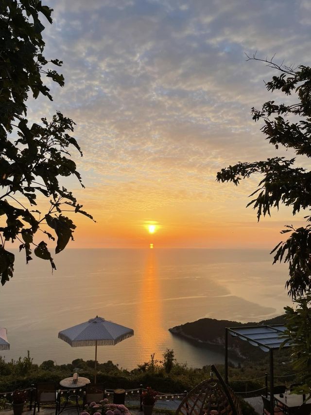 Small Luxury Hotel like an old Traditional house in Pelion with amazing garden and breathteking sea view to the agean.