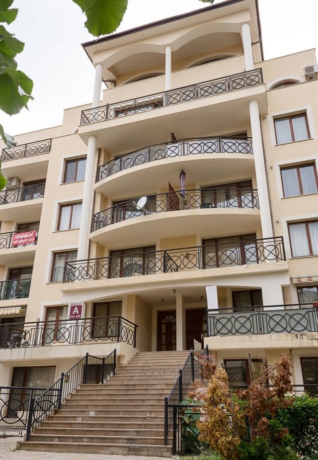 Golden Sands 1BD Apartment