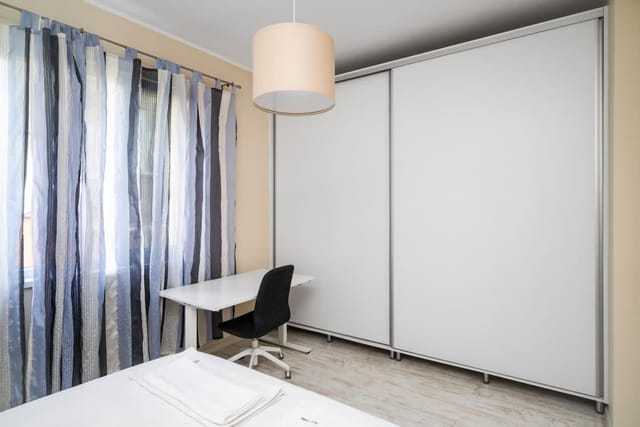 Cozy Nest near Eagle's Bridge with Workspace