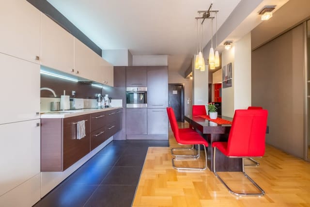 iLonka's Home | 1 BDR with Workspace and Terrace