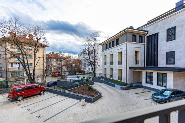 New Luxury & Bright 2 Bedroom Apartment