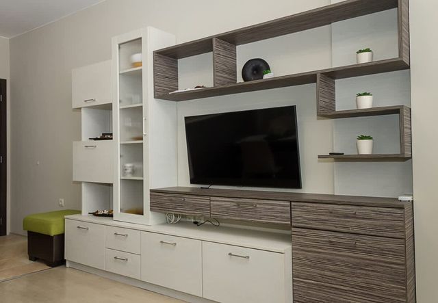 Black & White -1BD Flat in Varna Center