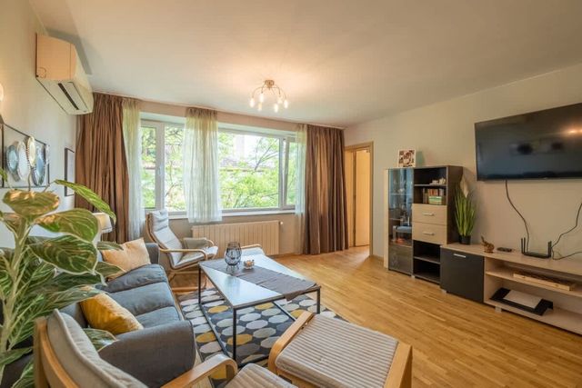 Serdica top center - 3 berdoom cosy apartment