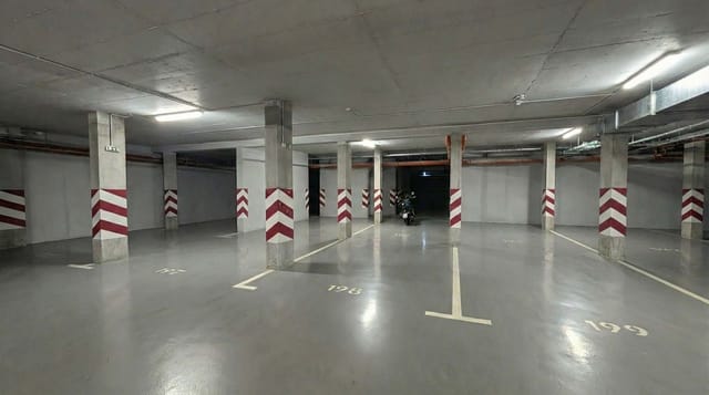 Luxury Apartment with Jacuzzi, River view & Underground Parking