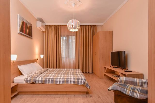 Sofia Dream Apartments - 3BD, 2BTHR - The Library