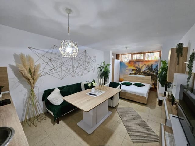 Tropical Chic for Two – Basement Studio  Escape - Photo 2