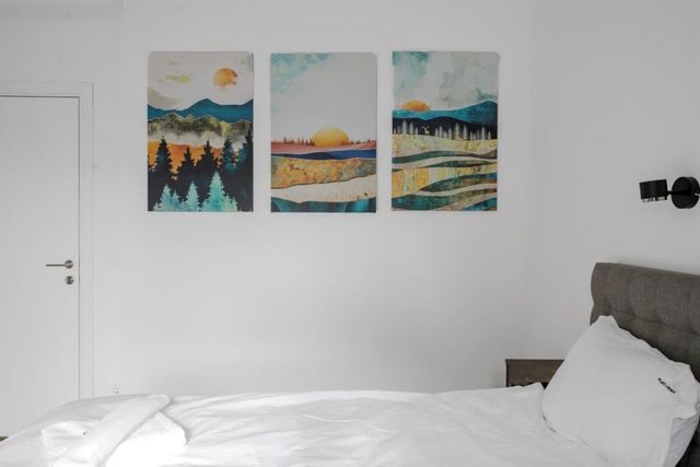 Luminous Central Retreat Spacious 2BD Apartment