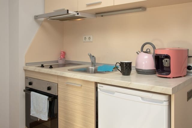 Sunny apartment in a complex with a POOL and GYM