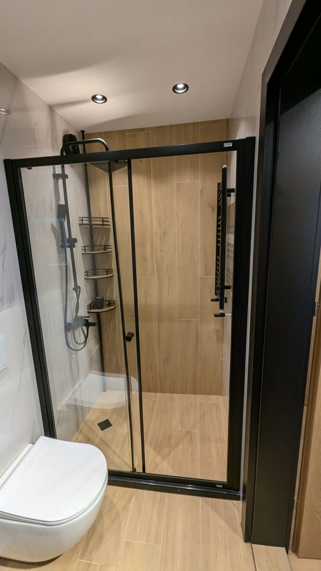 Stylish Living in Kompleks Reina - 1BD with desk