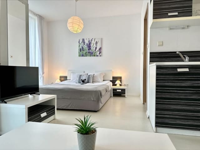 Cozy Rainbow 3  studio pool view - Photo 4