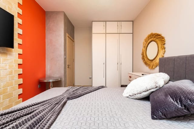 Da Vinci Delight: Modern 2BD Apartment