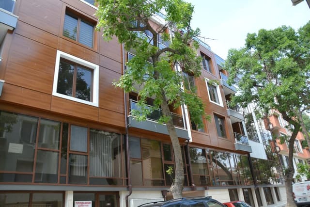 Unbeatable Location: New Lux Apartment Varna beach