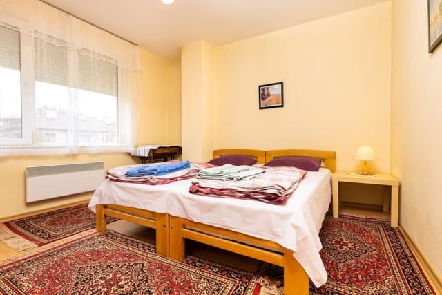 Quiet apartment near the center - Photo 3