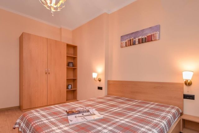 Sofia Dream Apartments - 3BD, 2BTHR - The Library