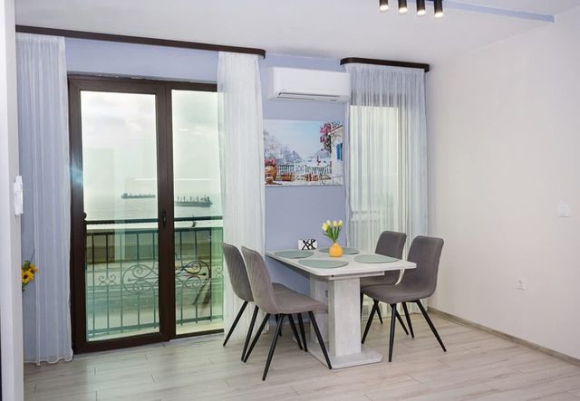 New Colorful 1BD Getaway with an Amazing Sea View