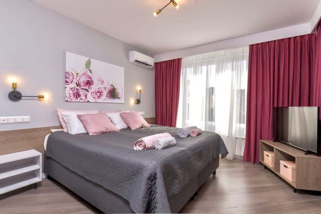 ROS? one bedroom designer apartment in city centre