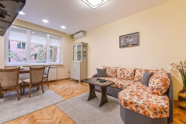 • Kanso Japan • 2-BDR Central Flat with Balcony