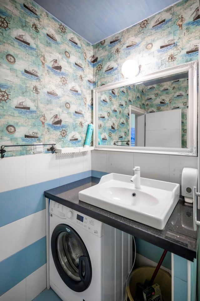 Sofia's 1BD Colourful Getaway Near NDK