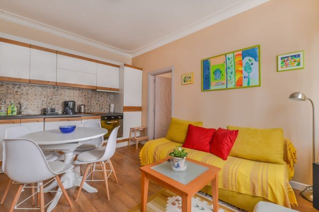 Welcoming One Bedroom on Vasil Levski Boulevard - Photo 2