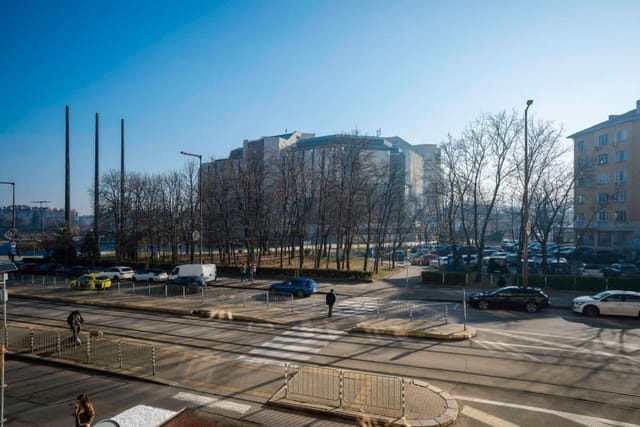 Central Luxurious 2 BD Flat near NDK