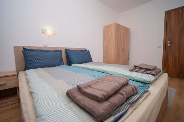 Spacious 2BD Apart. Walk to City Centre