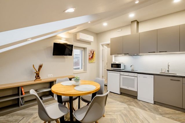 Lofty - 1 bedroom apartment in the heart of Sofia