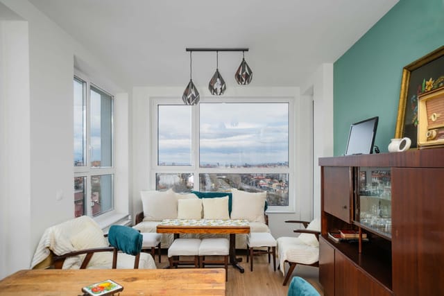 Charming 1BR with Balcony and View - Photo 3