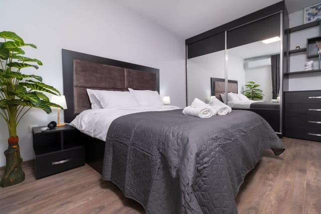Central Plovdiv: Modern 1BR with Netflix & Balcony