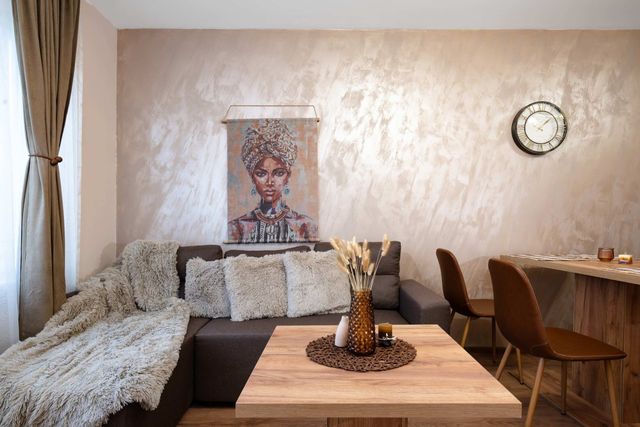 Warm & Spacious Stay with Balcony