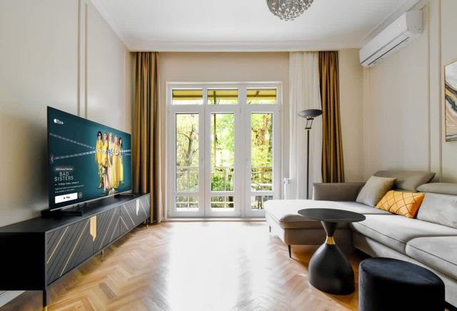 Designer 2BD Apt Near Alexander Nevski Cathedral