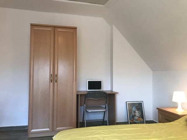 Top Center Studio - The Nest