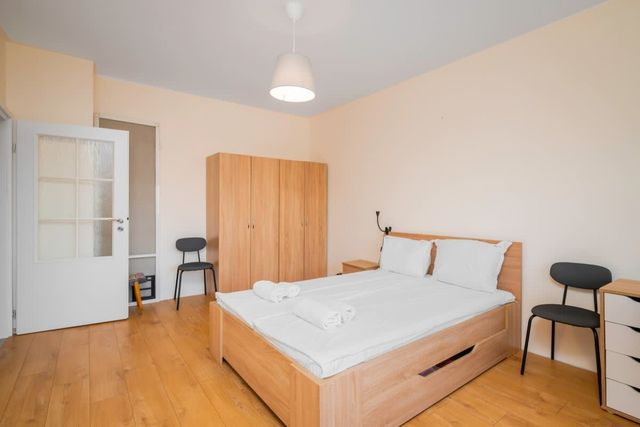 Your 2BD Home Away From Home with Working Space - Photo 3