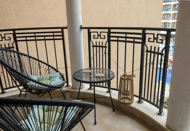 Stylish Flat with Free Pool Access, Bendita Mare - Photo 4