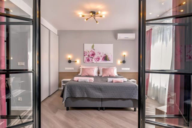 ROS? one bedroom designer apartment in city centre - Photo 2