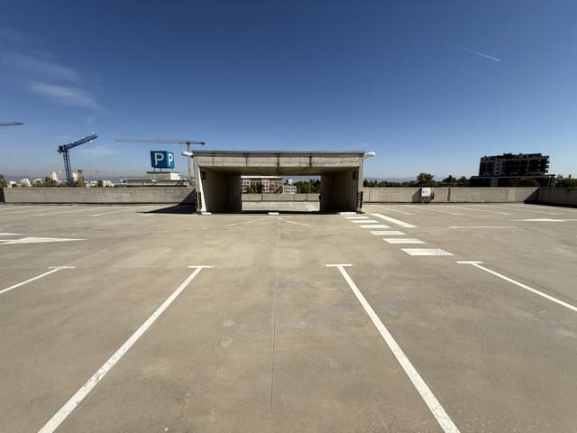 Big 5 Story Parking with security