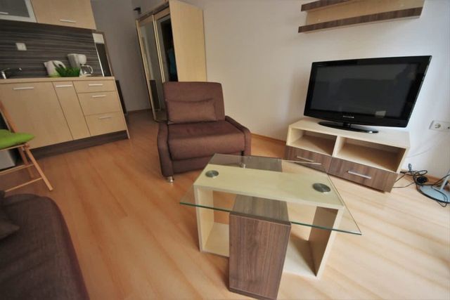 Sunny Day 6 Comfortable Studio