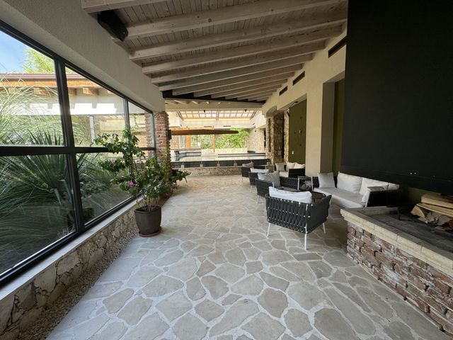 Zornitza Family Estate - Hotel