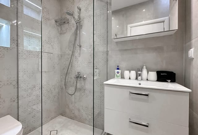 Charming 2BD with Mountain View