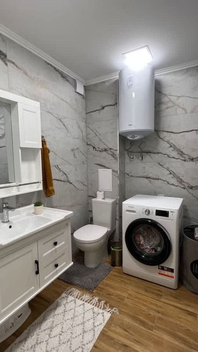 City Center Charm: 2BR Apartment