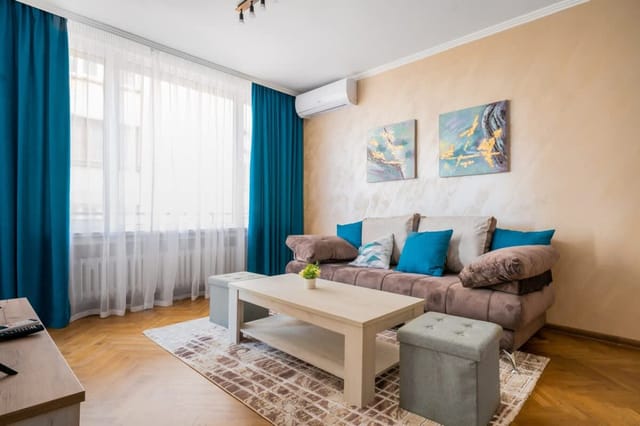 Charming Urban Retreat: Stylish 1BD Flat near NDK