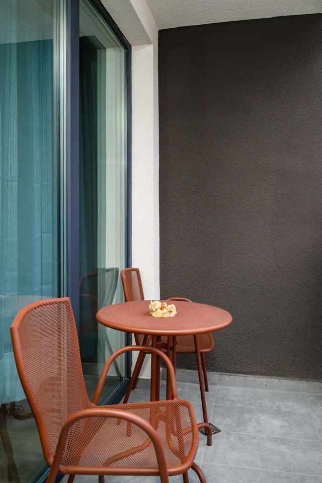 Modern Stay with Balcony and Parking