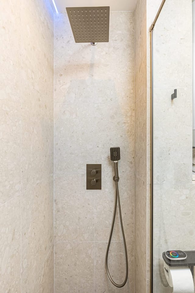 Modern 1BDR Apartment in a New Building