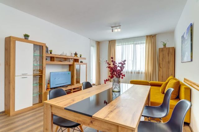 Villa Kometa  – 1BD Apt with Balcony & Forest View