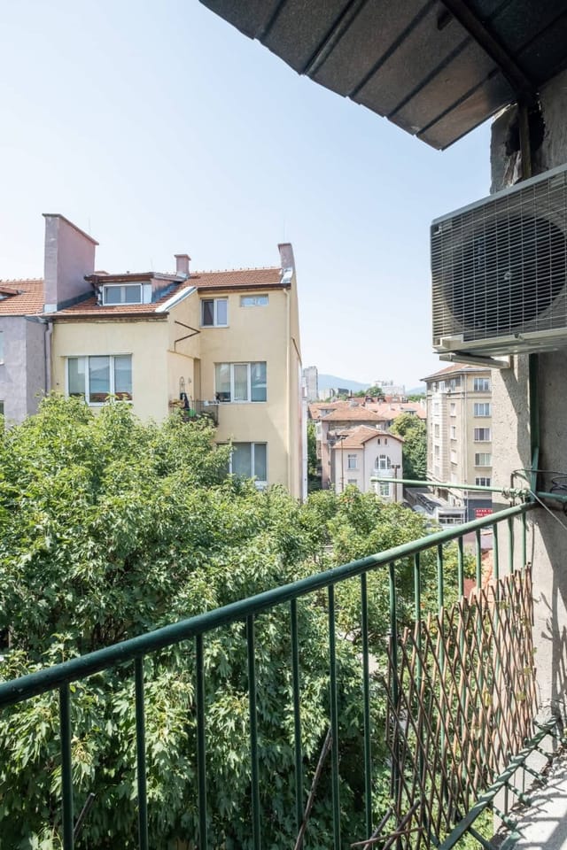 Orange friendly apartment near Vitosha blvd