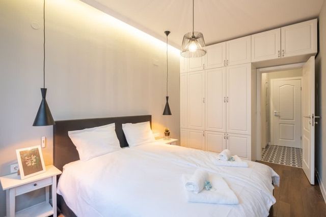 Designer &amp; Cozy 2BD Flat In the city center - Photo 4