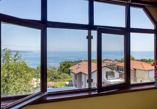 Cozy Sea-View Flat with Balcony in Galata, Varna - Photo 4